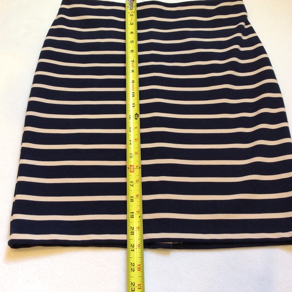 Olive & Oak cream and navy striped pencil skirt - Picture 4 of 5